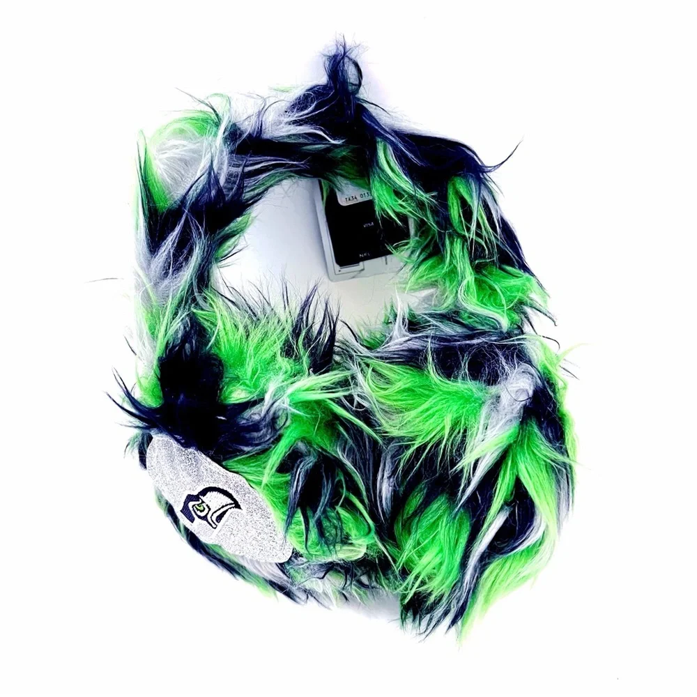 NWT Seattle Seahawks Ear Muffs NFL Women’s Winter Gear Fuzzy Green Blue Silver